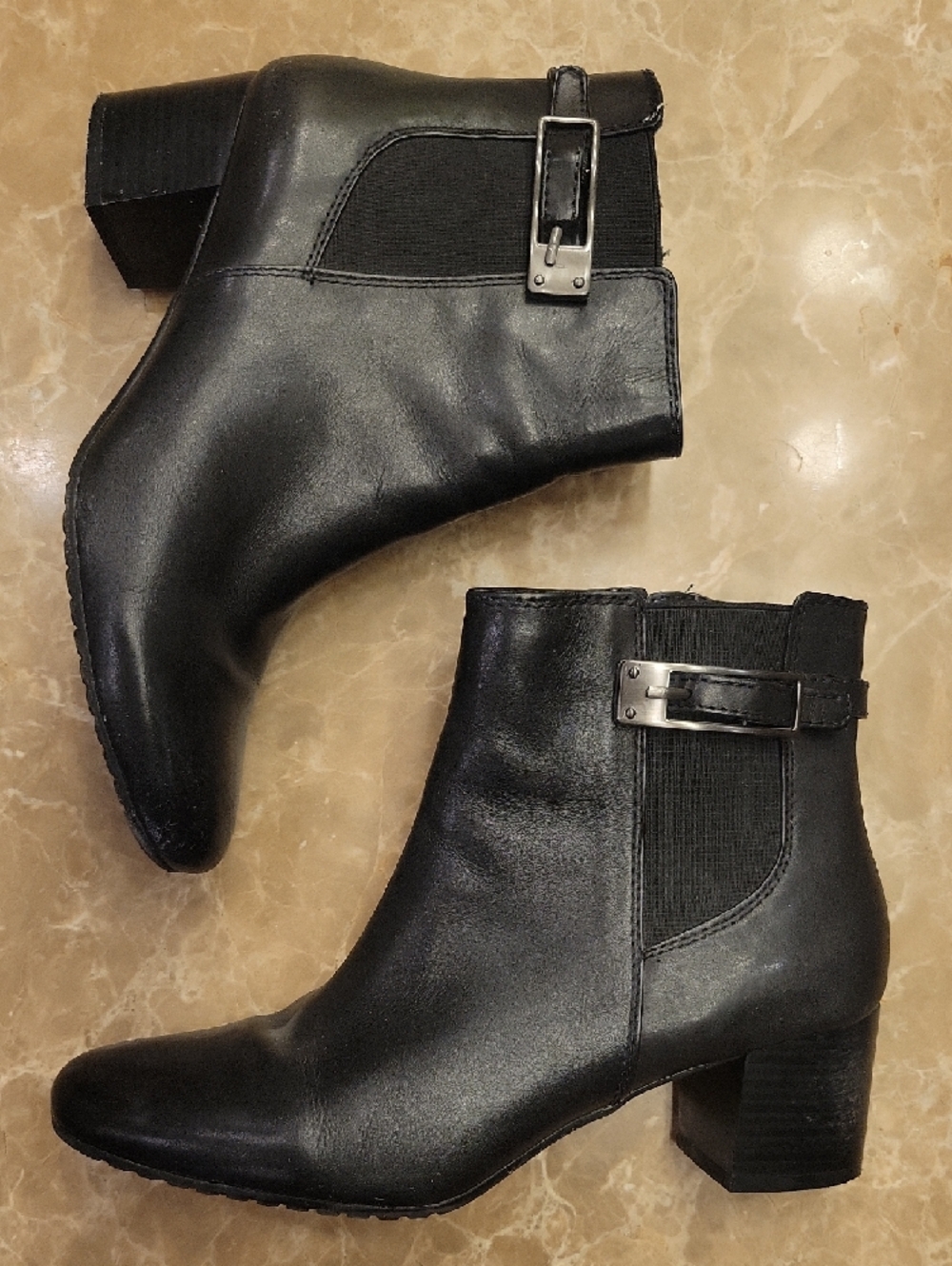 *Bandolino Black Leather Ankle Booties with Side Zip